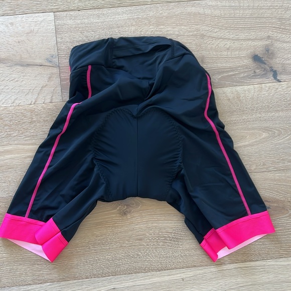 Never worn bike shorts - Picture 2 of 3